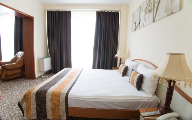 Hotel Trotus