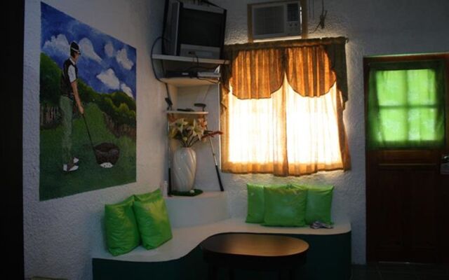 Kokomos Beach Resort