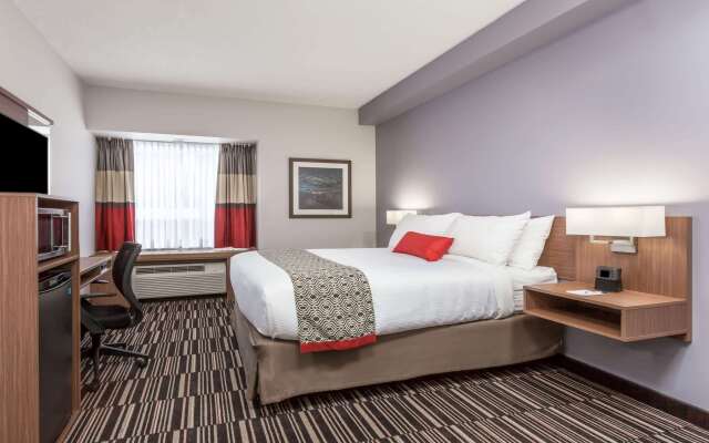 Microtel Inn & Suites by Wyndham Kirkland Lake