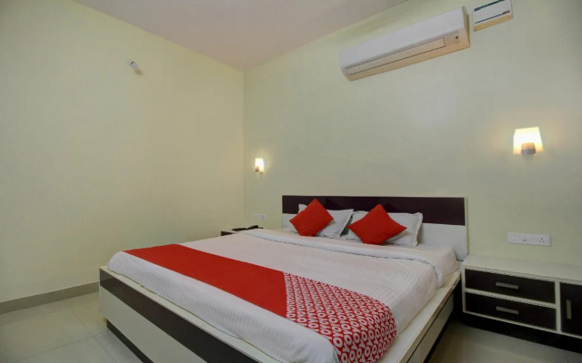 OYO 22536 Vishaak Inn