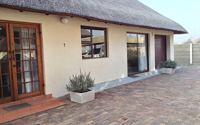 12 on Vaal Drive Guesthouse