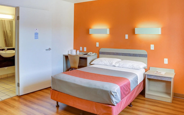 Motel 6 Santa Fe