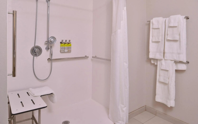 Holiday Inn Express & Suites Olathe West by IHG