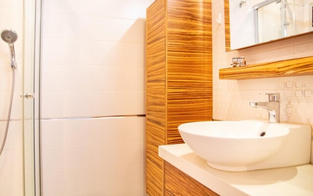 Pleasant Flat Close to Various Malls in Cigli