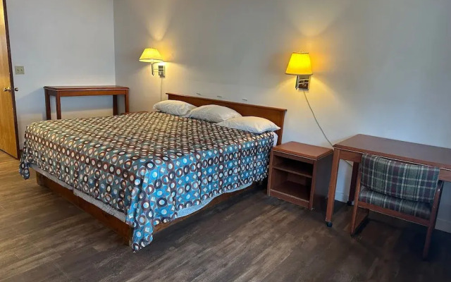 Rama Inn Hotel and RV Park