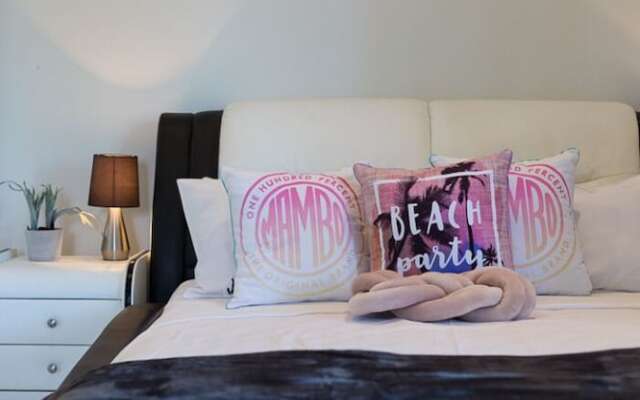 Cairns Beaches Home With Water View