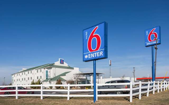 Motel 6 Dale, IN