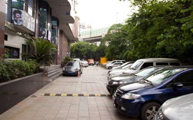 7 Days Premium (Guangzhou Tianhe Tiyu West Road Metro Station)