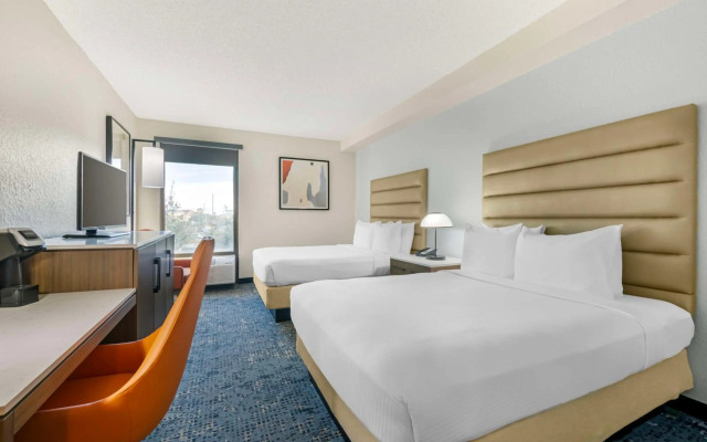 Best Western Plus Universal Inn