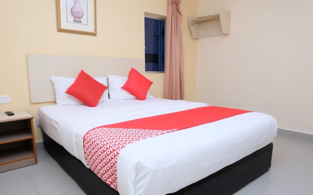 OYO 635 Seven Days Hotel