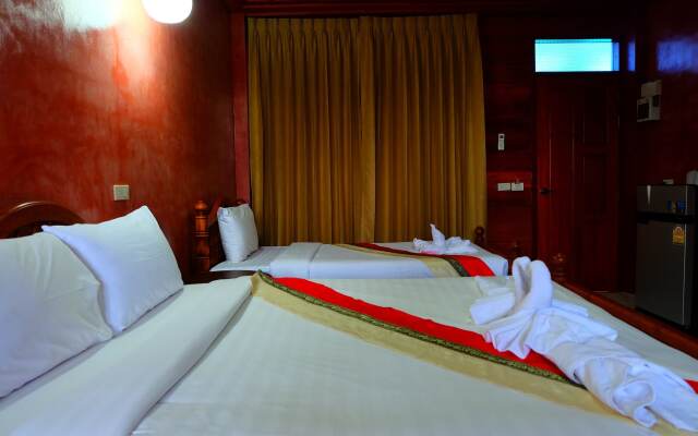 Rom Sak Resort