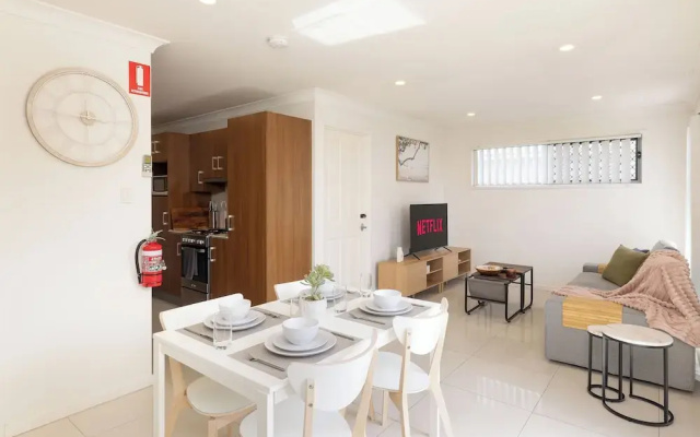 Smart Suites Self Check-in - 1BDR Balcony Darnley