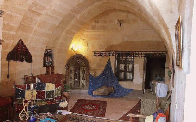 Oriental Cave Suites