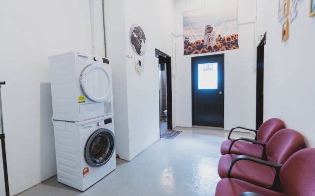 Hashtag.Capsule.Hostel