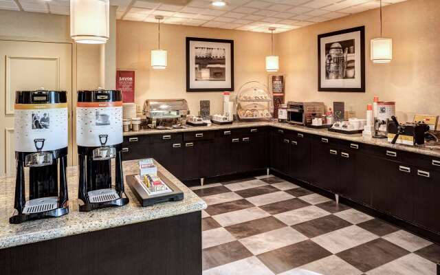 Hampton Inn & Suites Palm Desert