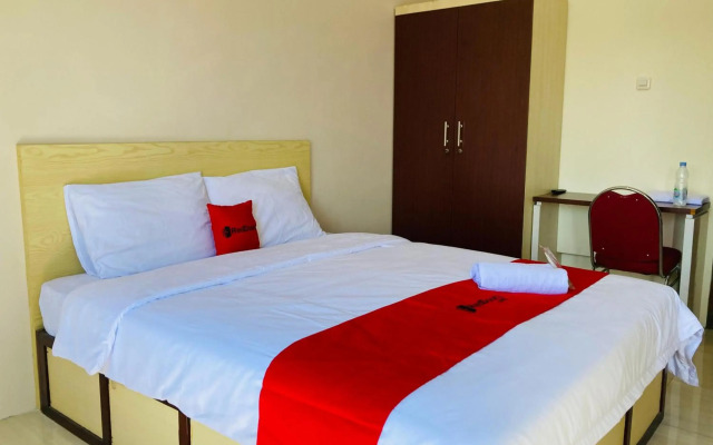 RedDoorz Plus near Lippo Plaza Yogyakarta