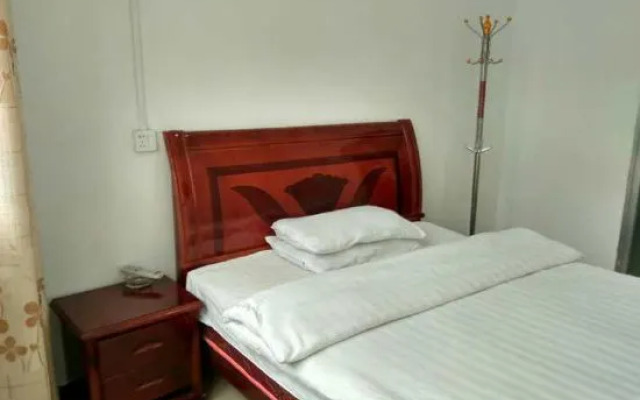 Cili Xiangweizhuang Inn