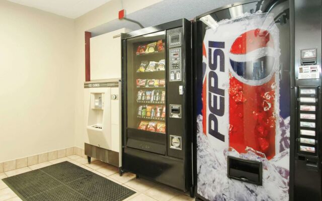 Red Roof Inn PLUS+ Chicago - Hoffman Estates