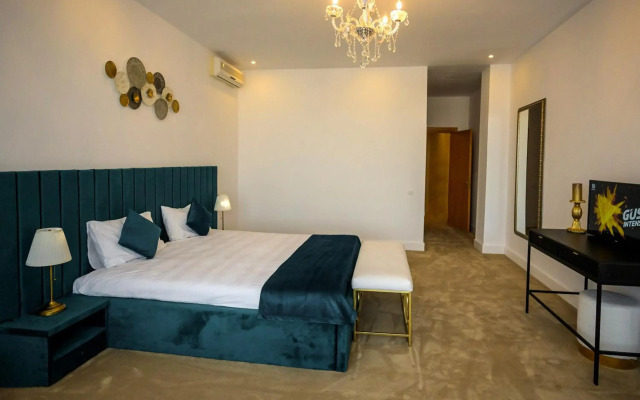 Hotel Queen Vera