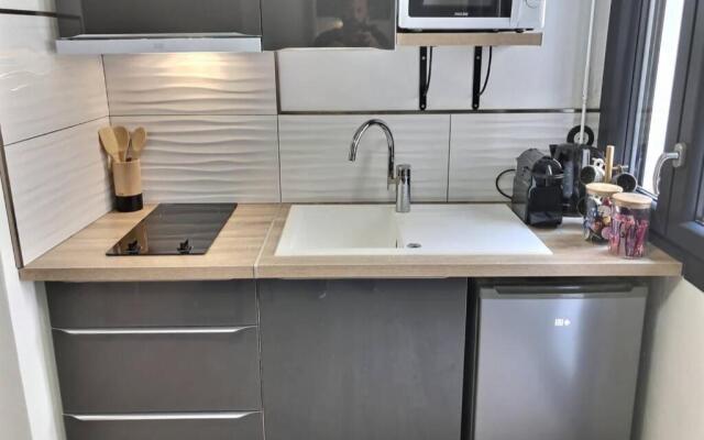 Studio tout confort, terrasse, calme Moustiers #7