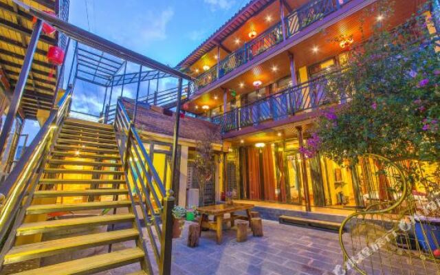 Lijiang Bifengtang Inn