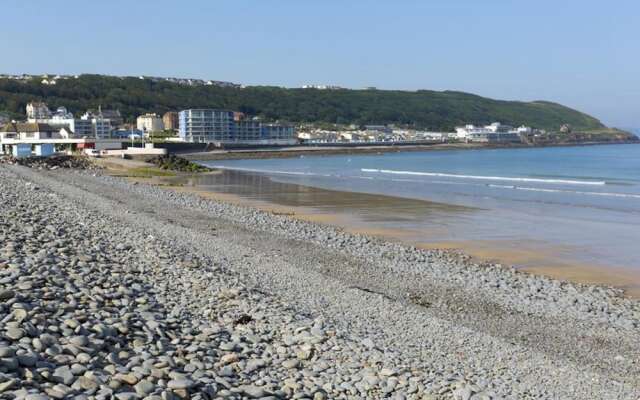 Modern Holiday Home in Westward Ho Near the Sea