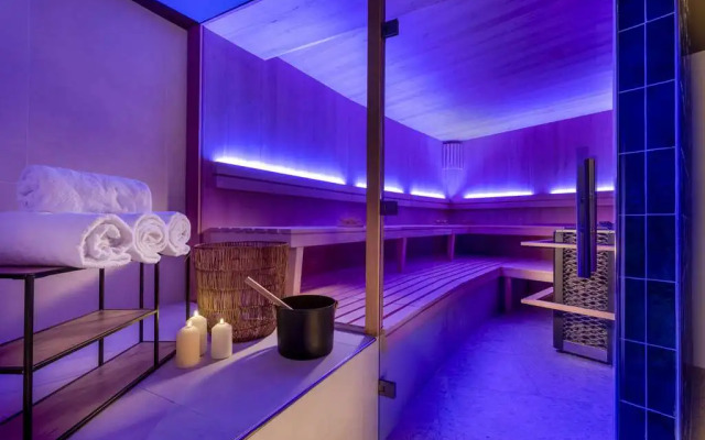 Wasserturm Hotel Cologne, Curio Collection by Hilton