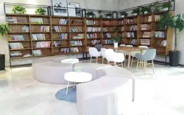 Yunzhu Executive Apartment (Zhengzhou People's Hospital Metro Station)