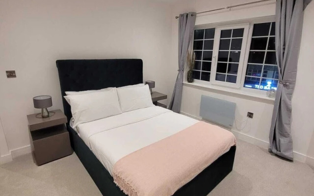 Luxury 2 Bed Flat In The Heart Of Rochester