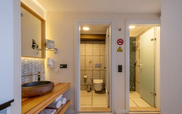 Ece Marina Suites
