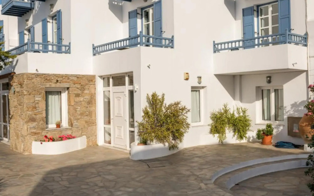 Poseidon Hotel & Suites