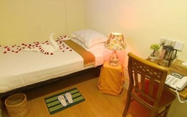 Shwe Htee Guest House Chinatown