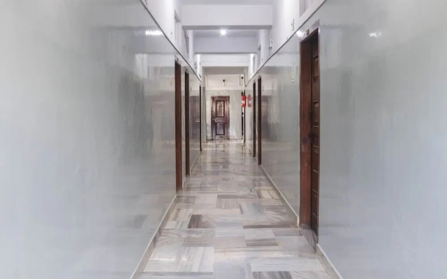 Hotel Galaxy by OYO Rooms