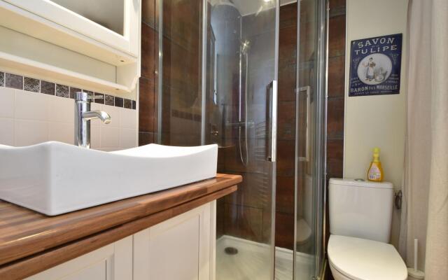 Quaint Holiday Home  in Saint-Gilles-les-Bois with Garden