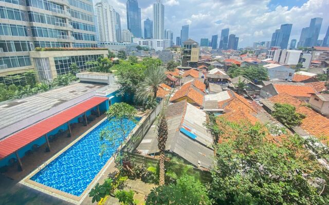 Cozy Stay Studio At Ambassade Kuningan Apartment