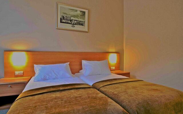 EgoEAST Mini Hotel