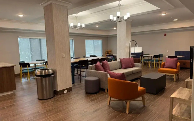 Garner Hotel Longview South by IHG