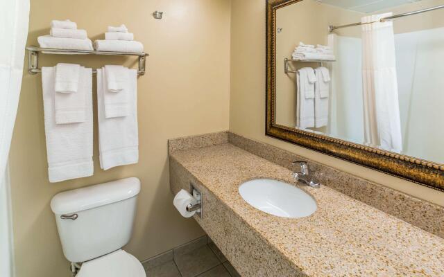 Quality Inn & Suites Green Bay Downtown