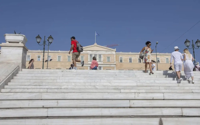 Ermou Stylish Suites by GHH