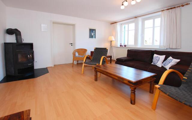 Flat in Klocksin with a garden