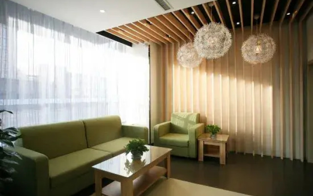Motel At Train Station Taiyuan