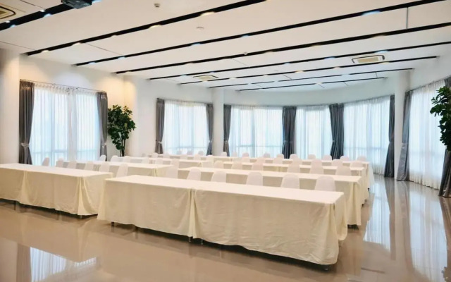 The Galla Hotel