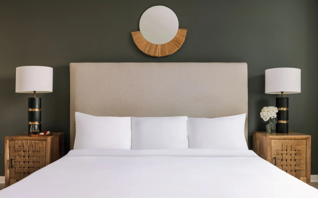 Sonder by Marriott Bonvoy Vista Cay Apartments