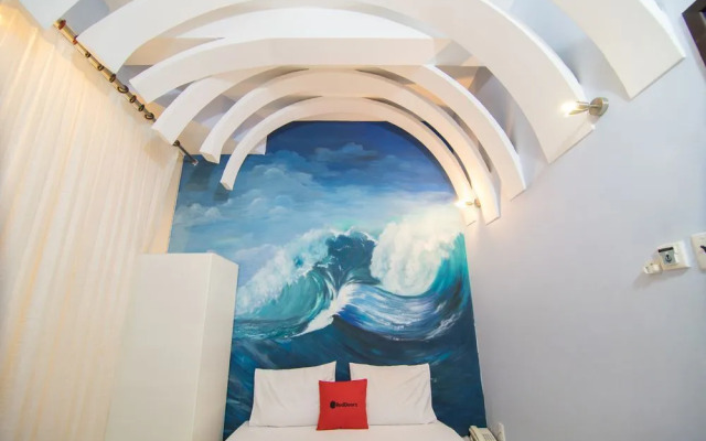 RedDoorz near Gia Dinh Church