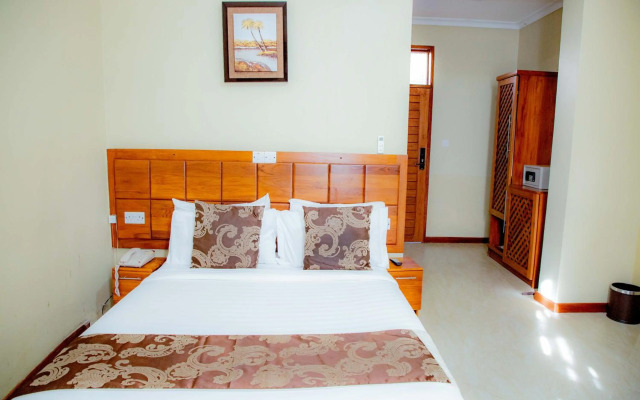 Masailand Safari & Lodge