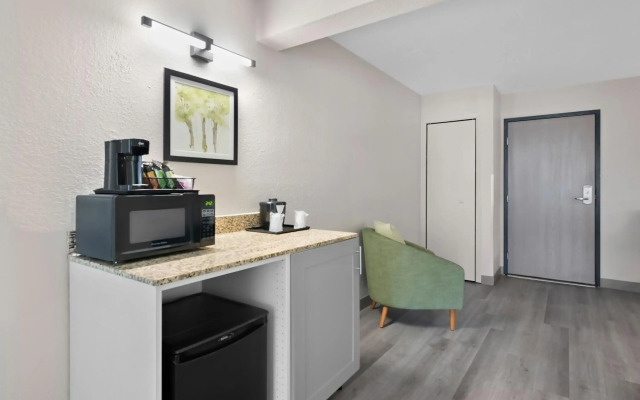 Country Inn & Suites by Radisson, Coon Rapids, MN