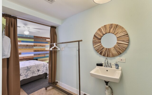 Barefeet 1 Bedroom Home
