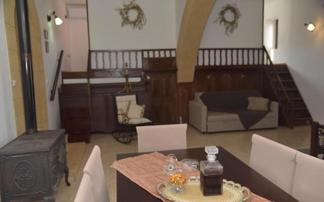 KAMARA traditional house