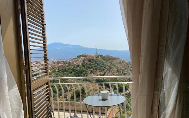 Augustali Momenti Apartment