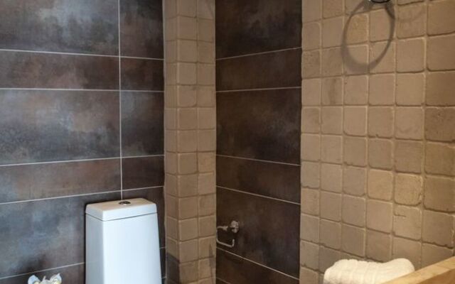Polys Guesthouse